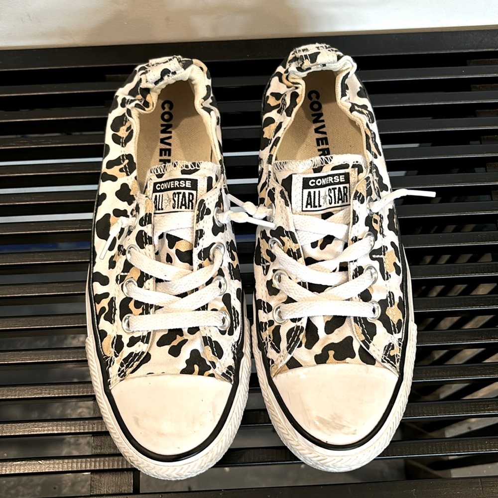 Converse all star sneakers size 8